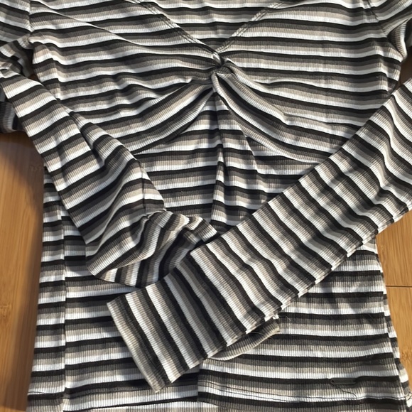 Black, white grey and tan stripped long sleeve from hollister. size small - Picture 3 of 4